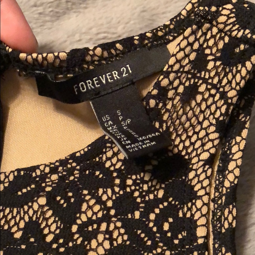 LACE DRESS - Picture 2 of 3